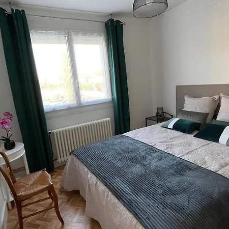 Maison 4 Personnes Dans Village Coeur Du Perche Avec Toutes Commodites Min 2 Nuits